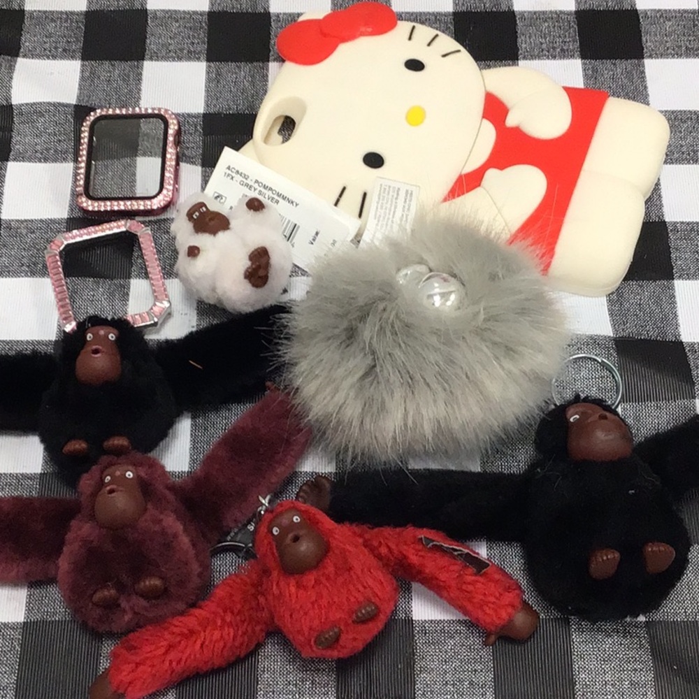 A bunch of nicknacks